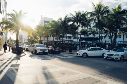 La ley de Florida exige que todos los vehículos tengan luces y equipos de visibilidad que funcionen correctamente