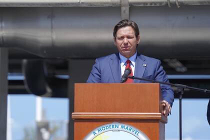 La ley de Florida firmada por DeSantis busca asistir mejor y más rápido a los alumnos con diabetes