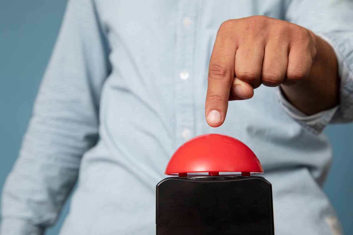 La ley establece que los empleadores instalen obligatoriamente botones antipánico en los lugares de trabajo