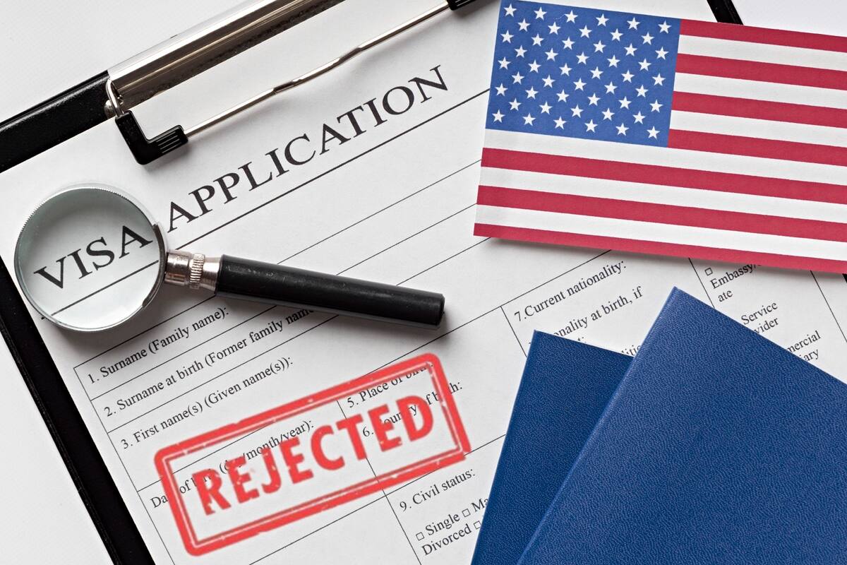 La ley estadounidense establece muchos estándares bajo los cuales una solicitud de visa puede ser rechazada