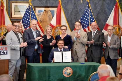 La ley HB 1093 pone el foco en los taxis aéreos dentro del estado de Florida / Instagram @flgovrondesantis