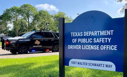 La ley HB 718 introduce el uso de placas metálicas para ciertos tipos de registros temporales a partir de julio de 2025.