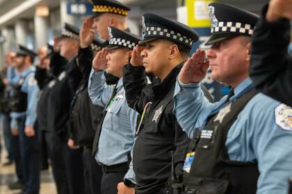 La Ley Peter Méndez modifica la Ley de Capacitación de la Policía de Illinois, centrada en actualizar y ampliar los estándares de capacitación para los agentes de policía en el estado