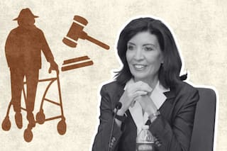 Hochul firma una nueva ley que impacta en la salud de los adultos mayores