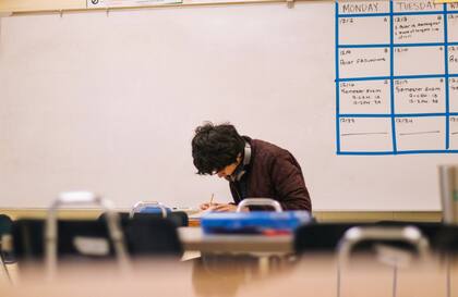 La ley restringirá el uso de celulares en aulas de Carolina del Norte