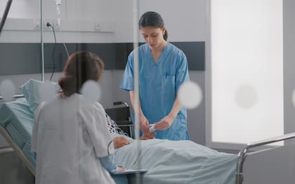 La ley SB4 de Texas indica que las detenciones no se podrán hacer en un centro de atención médica