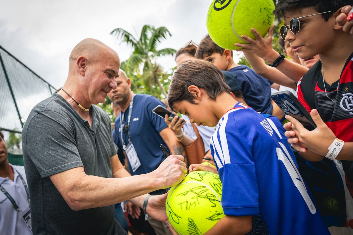 La leyenda Andre Agassi en el Río Open, donde le entregará el premio al campeón de singles este domingo