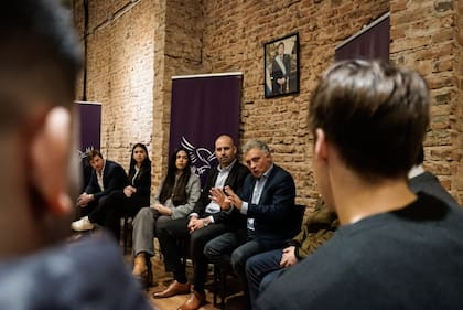 La Libertad Avanza impulsa un proyecto para bajar la edad mínima para ser concejal en los 135 municipios bonaerenses