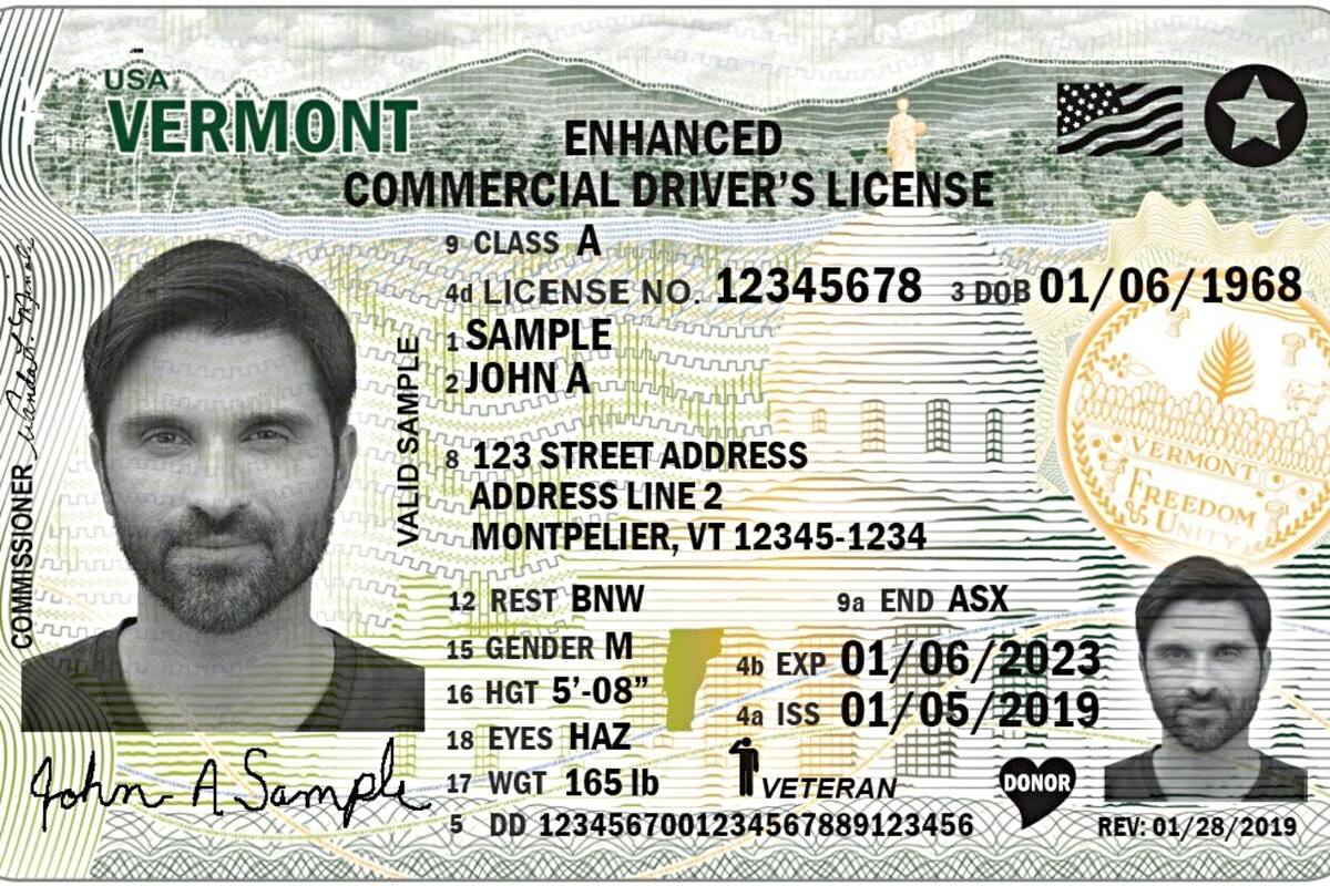 La licencia de conducir mejorada y una identificación de no conductor de Vermont son aceptables para fines federales oficiales