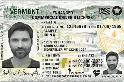 La licencia de conducir mejorada y una identificación de no conductor de Vermont son aceptables para fines federales oficiales