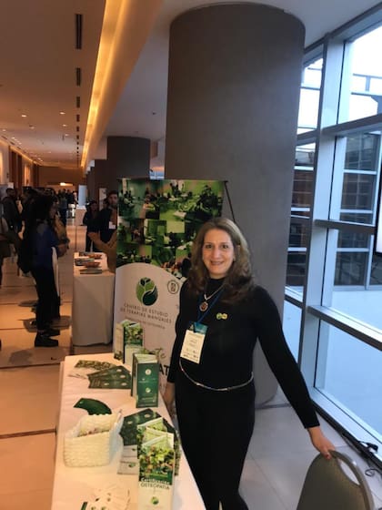 La licenciada Marchuk participando en un congreso de kinesiólogía