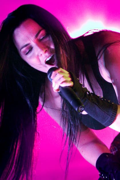 La líder de Evanescence recordó cómo el rock era popular al nacer la banda y ahora volvió a las fuentes de la contracultura
