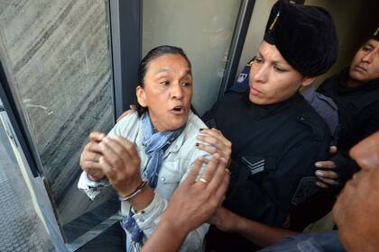 Milagro Sala, tras una audiencia; actualmente cumple prisión domiciliaria