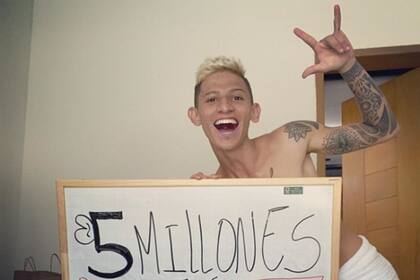 "La liendra" alcanzó una nueva y exuberante cifra de seguidores, sin embargo, dijo que se siente solo y que sus seguidores solo son "un número virtual"