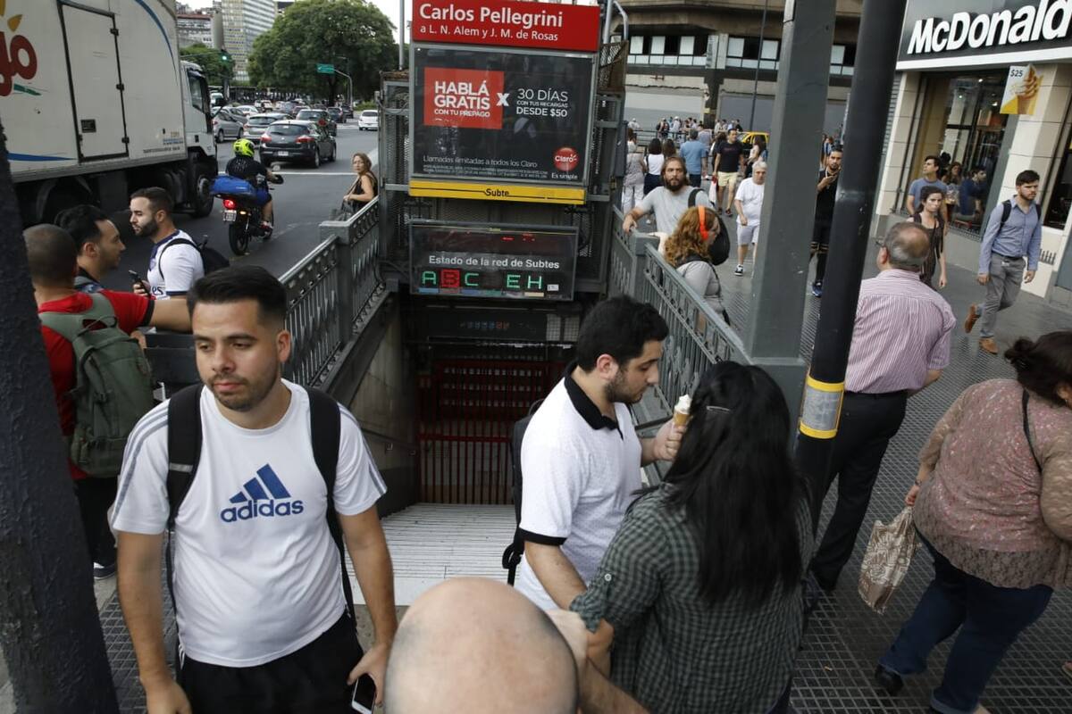 La línea B de subte continuaba sin funcionamiento