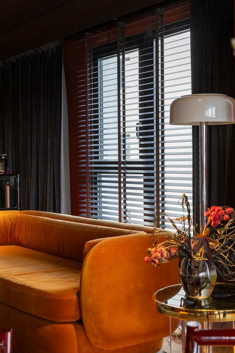 La línea de cortinas de madera de Hunter Douglas, un ejemplo de sofisticación y confort.