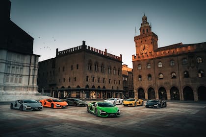 La línea Revuelto de colores de Lamborghini