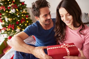 La lista definitiva de la IA con los mejores regalos para la pareja