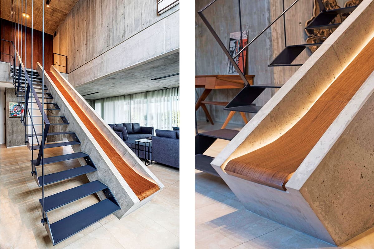 La liviandad de la escalera de hierro viene a contrarrestar el bloque macizo del tobogán de hormigón revestido en paraíso.