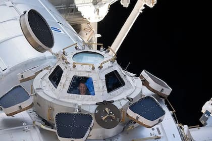 La llamada Cúpula de la estación ofrece a la tripulación una impresionante vista hacia la Tierra