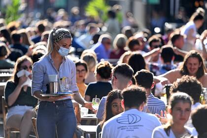 La llamada Declaración de Great Barrington pide una "protección focalizada" para las personas de alto riesgo y liberar al resto