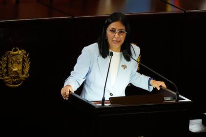 La llegada de Delcy Rodríguez a la presidencia y la permanencia de otros funcionarios chavistas abren dudas en los exiliados