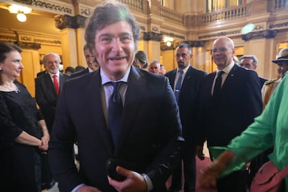 La llegada de Javier Milei al Teatro Colón para la gala de asunción presidencial