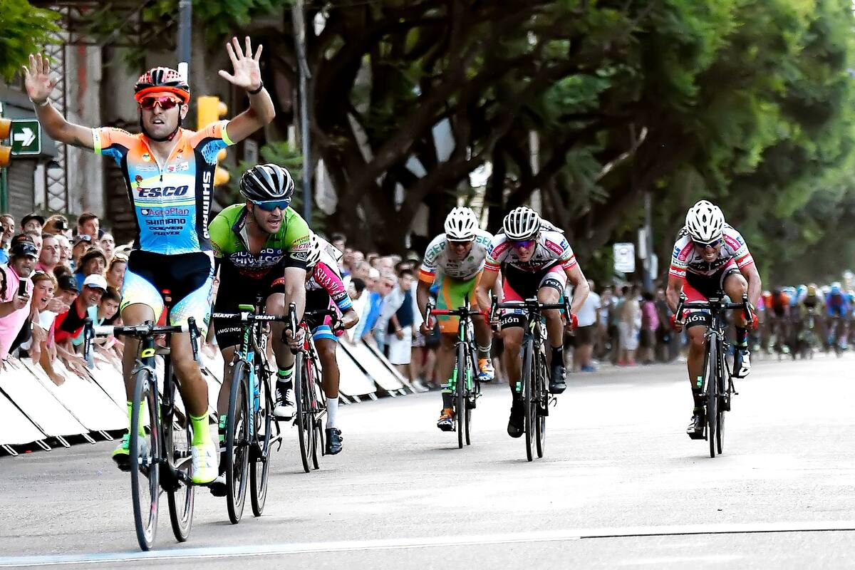 La llegada de la cuarta etapa con Tolosa como ganador