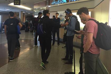 La llegada de los jugadores a Halifax tras un viaje extenuante