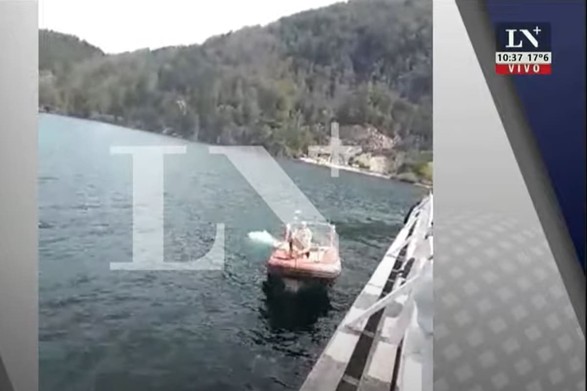 La llegada de personal de Prefectura al lugar donde un joven se tiró dentro de las aguas heladas del lago Lácar