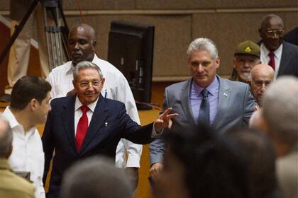 La llegada de Raúl Castro y Miguel Díaz-Canel a la Asamblea Nacional