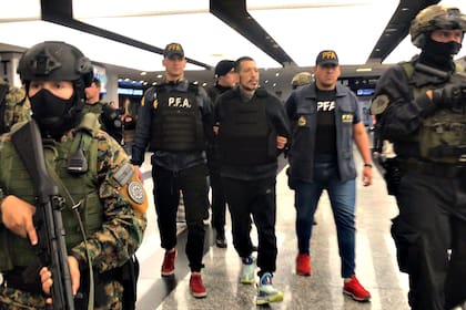 La llegada del delincuente apodado "Dumbo" a la Argentina, debido un pedido de extradición