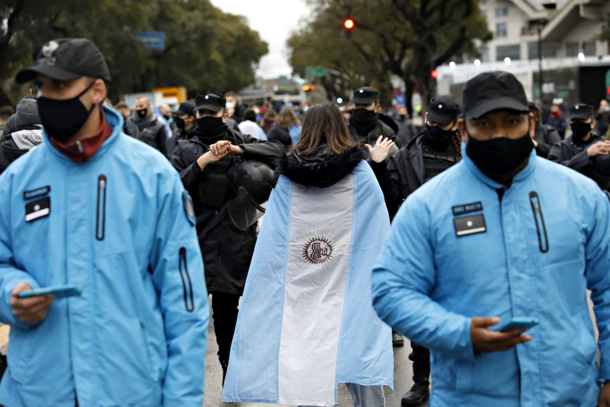 La llegada del público al estadio Monumental para el partido de la selección argentina frente a Bolivia: desde este fin de semana, habrá espectadores en todos los partidos de primera división
