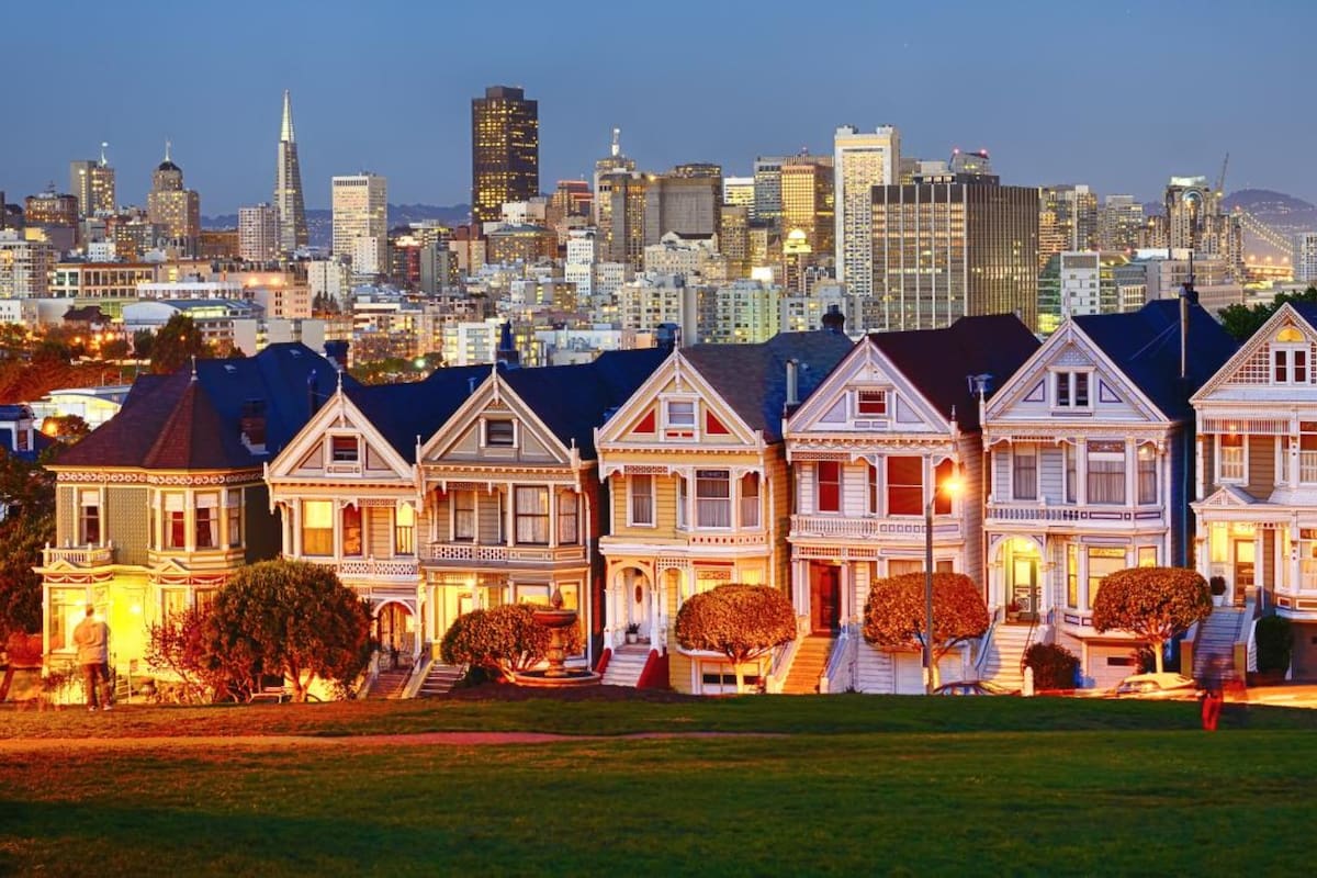 La llegada masiva de empleados de IA a San Francisco impulsó la demanda de propiedades de lujo, un mercado en el que, según expertos, el inventario no logra satisfacer