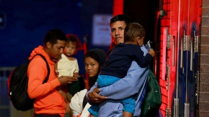La llegada masiva de migrantes a Nueva York durante los últimos años llevó al colapso de la capacidad de asilo de la ciudad