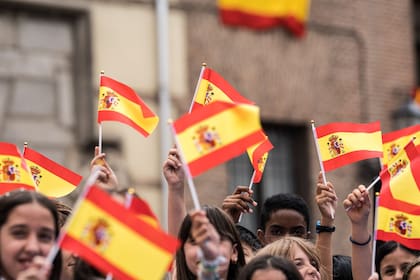 La lluvia activa hoy los avisos en Barcelona y Tarragona, mientras las temperaturas suben en el inte