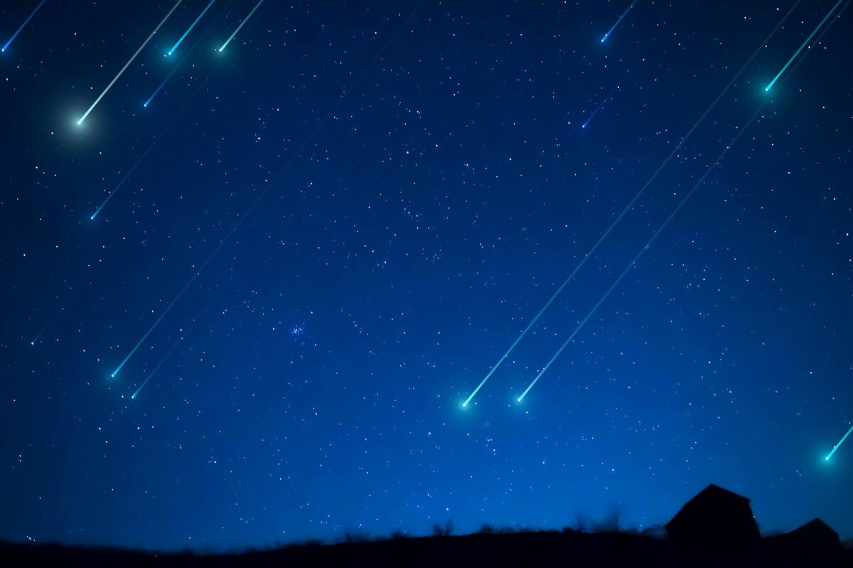 La lluvia de estrellas se produce por los restos de polvo y hielo del cometa 8P/Tuttle