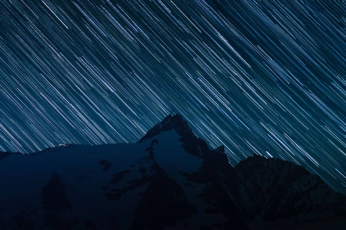 La lluvia de meteoros Gemínidas tendrá su unto máximo el 23 y 24 de diciembre (Unsplash)