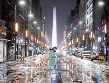 Durante lo que resta de la jornada también podrían aparecer lluvias aisladas, aunque de manera remota