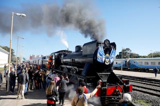 La centenaria locomotora “39 Grande” evocó la llegada del primer tren a Mar del Plata hace 140 años