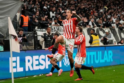 La locura Pincha en San Pablo, donde ganó 1-0 por el golazo de Castro y volvió a una semifinal copera tras 17 años.