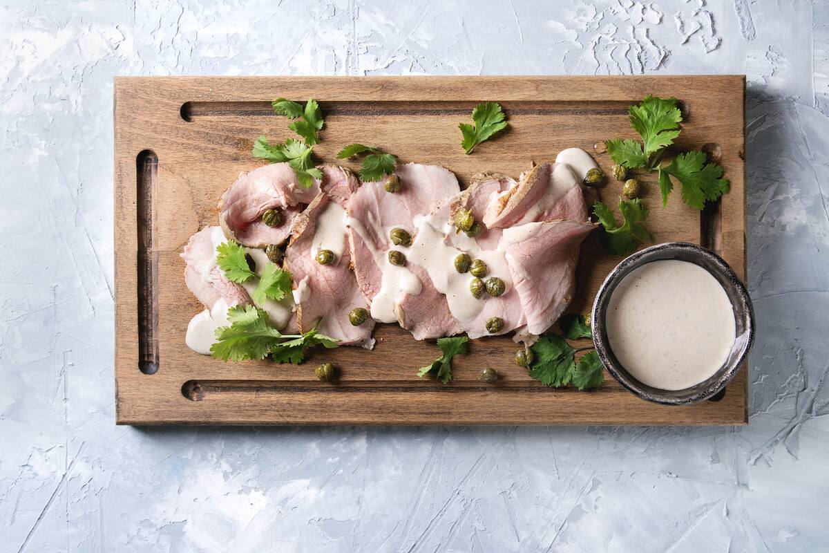 La lógica es simple: definir cuántos comen, elegir los platos o picada, y hacer el pedido