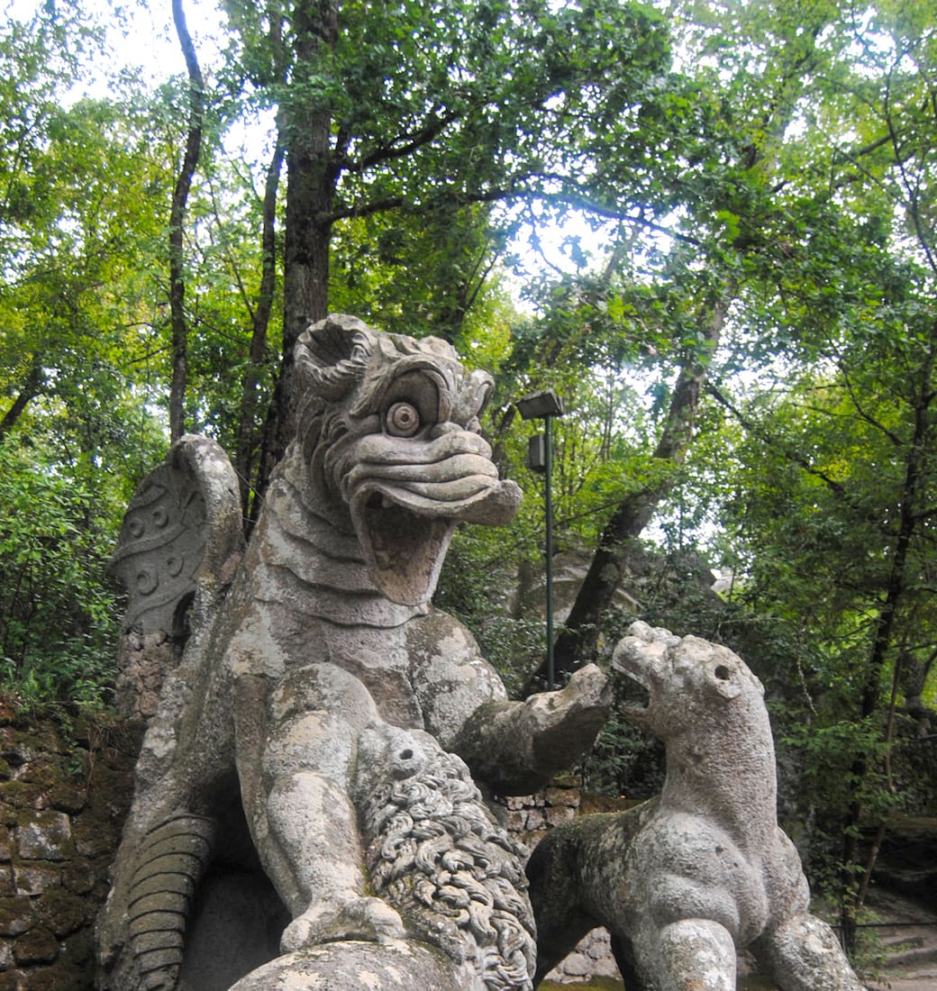 La Lucha entre Dragones: Una representación feroz de la batalla entre estas criaturas mitológicas