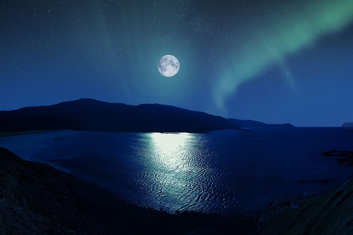 La luna azul es un fenómeno astronómico que se produce cada dos años y medio.