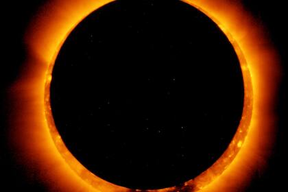 La luna estará rodeada por un "anillo de fuego"