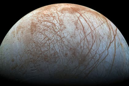 La luna Europa, de Júpiter, podría tener vida, según nuevas fotografías