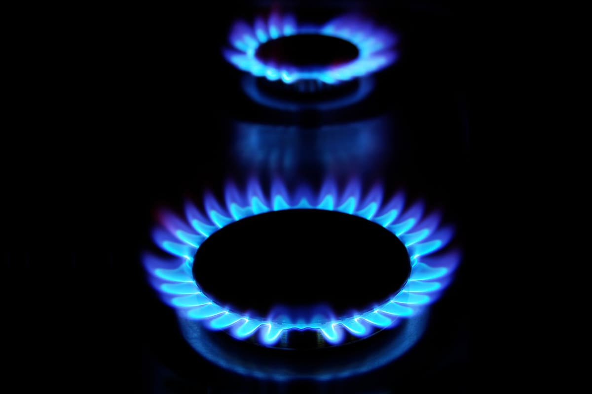 La luz y el gas deberían subir 79% y 81%, respectivamente,