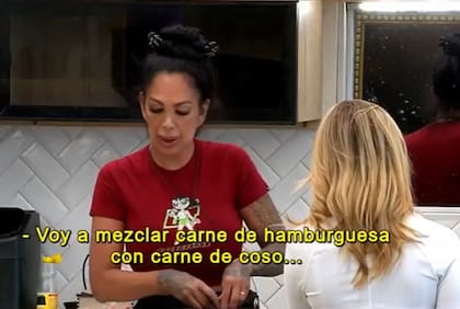 La Maciel cocinó y sus compañeros terminaron intoxicados (Foto: Captura de video)