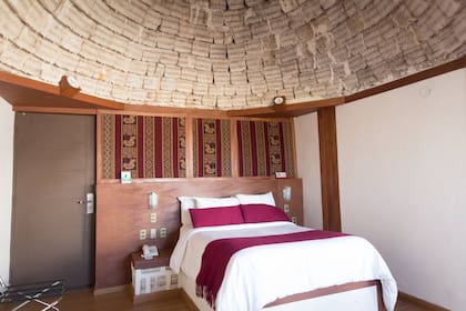 La madera es parte fundamental de la construcción del Palacio de Sal porque convive muy bien con el mineral.