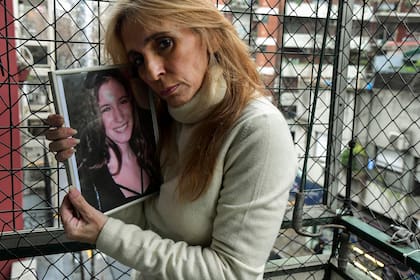 Jimena Aduriz, la madre de Ängeles Rawson, colabora con familias que pasan por el mismo dolor que vive ella desde el asesinato de la adolescente de 16 años, ocurrido en junio de 2013